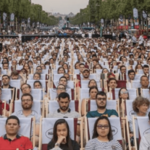 シャンゼリゼ通りで映画を見よう！