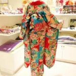 フランス人ファミリー3人を着物のお店にお連れして